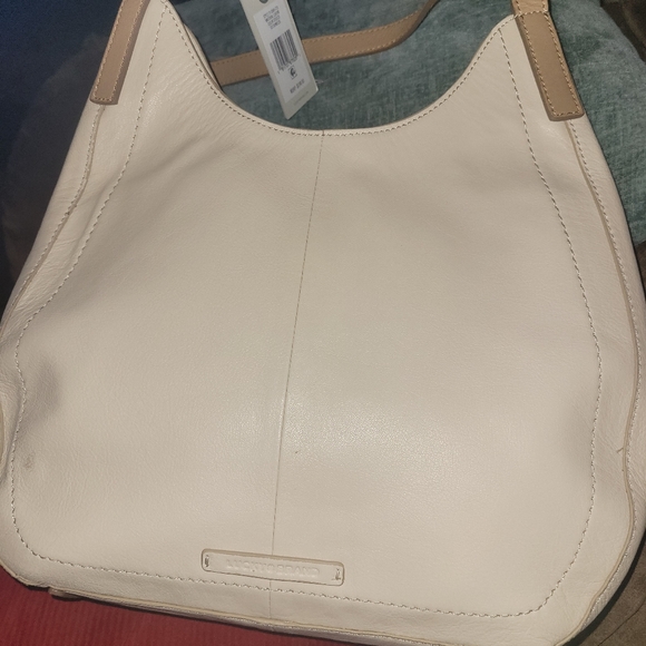 handbag. - Picture 2 of 3